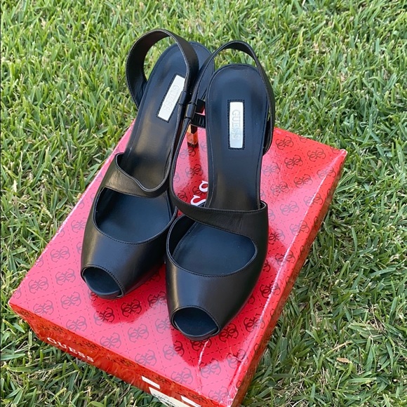 GUESS HILARIE PLATFORM PUMPS - Picture 2 of 7